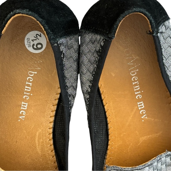 Bernie Mev Slipon Loafers Flats Shoes Size 37/6.5 Silver Metallic Black Comfort - Picture 8 of 10